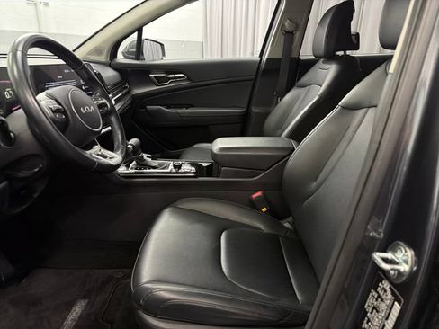 Certified 2025 Kia Sportage EX AWD/4WD image 11