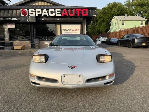 Used 1997 Chevrolet Corvette Coupe w/ Memory Pkg RWD image 4