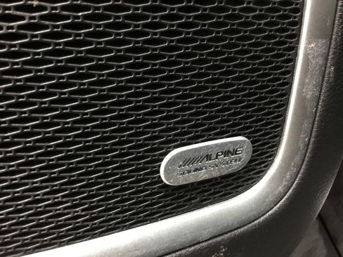 Used 2023 Jeep Compass Latitude w/ Sun and Sound Group AWD/4WD image 8