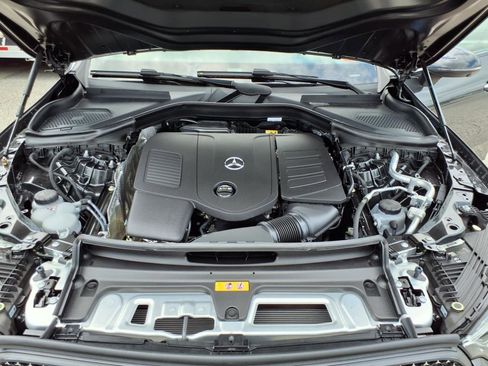 Certified 2025 Mercedes-Benz GLC 300 4MATIC image 9