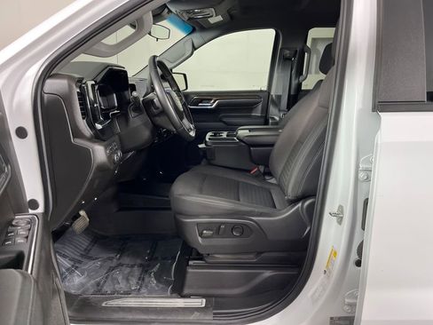 Used 2024 Chevrolet Silverado 1500 LT w/ Z71 Off-Road Package image 11