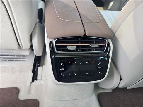 Used 2023 Mercedes-Benz EQS 450+ Sedan image 17