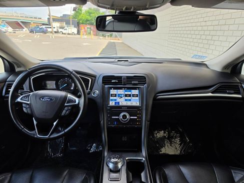 Used 2019 Ford Fusion Energi Titanium FWD image 16
