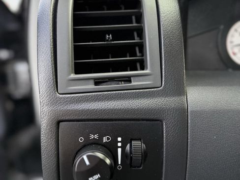 Used 2006 Chrysler 300 Touring image 12