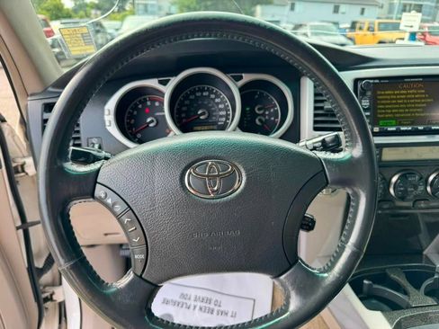 Used 2004 Toyota 4Runner Limited AWD/4WD image 20