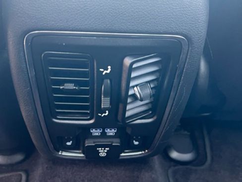 Used 2018 Jeep Grand Cherokee Limited w/ Luxury Group II image 8