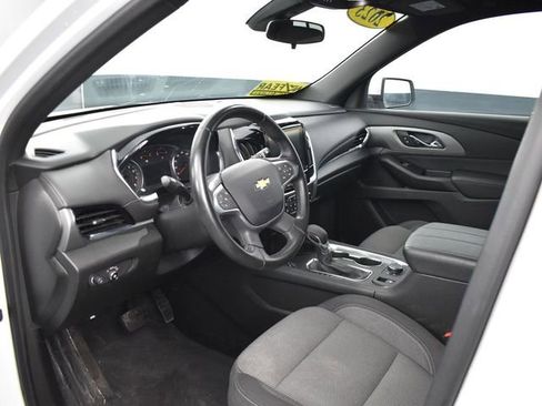 Used 2023 Chevrolet Traverse LT image 11