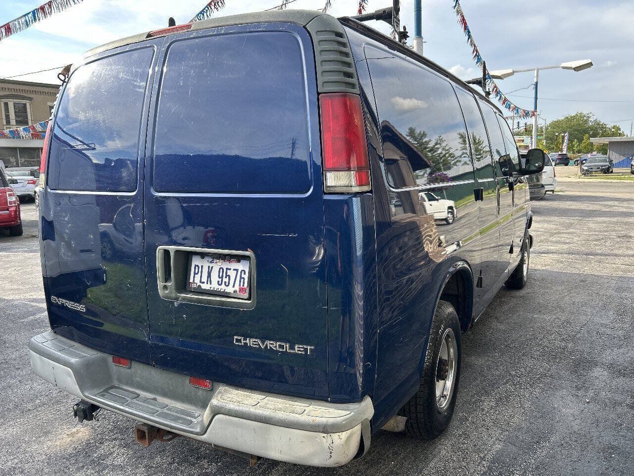 Used 2000 Chevrolet Express 3500 RWD image 5
