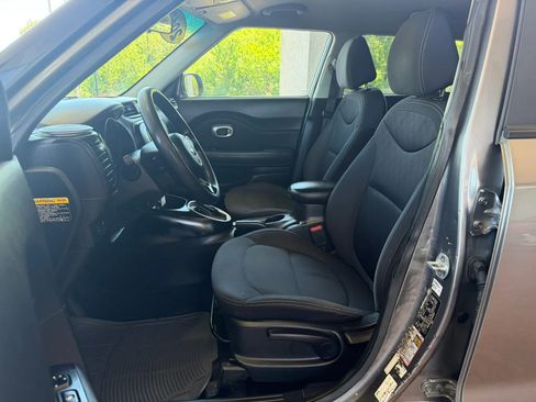 Used 2019 Kia Soul FWD image 8