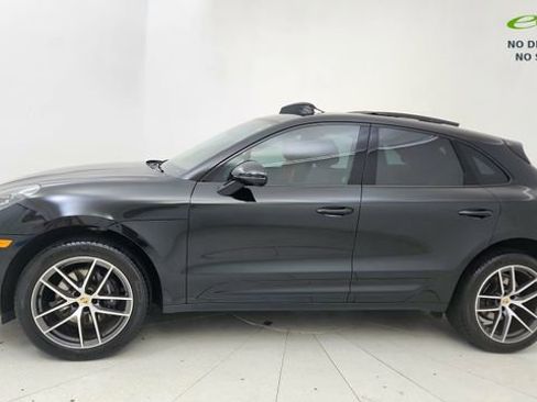 Used 2024 Porsche Macan AWD/4WD image 3
