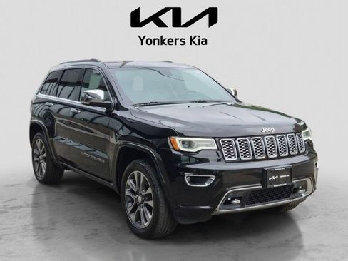 Used 2017 Jeep Grand Cherokee Overland AWD/4WD image 4