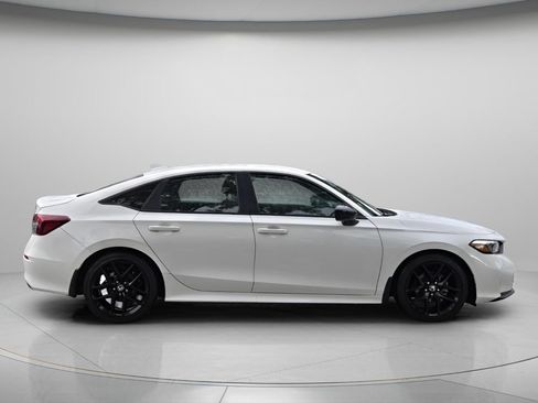 Used 2025 Honda Civic Sport image 3