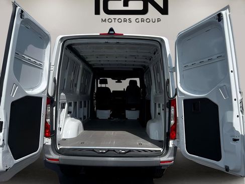 Used 2022 Mercedes-Benz Sprinter 144 Cargo image 23
