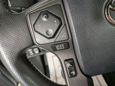 Used 2017 Toyota Tacoma TRD Sport w/ Tow Package (A/T) image 21