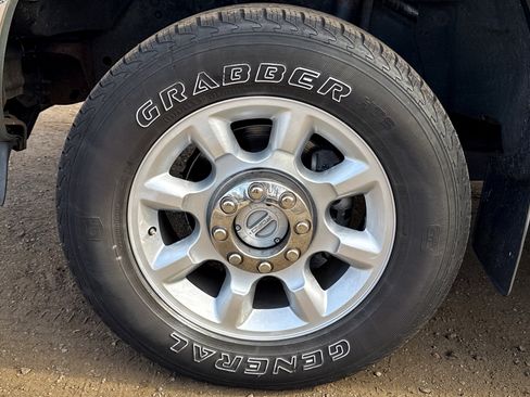 Used 2016 Ford F250 Lariat w/ Lariat Ultimate Package image 3