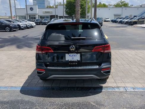 Certified 2023 Volkswagen Taos SE w/ Black Wheel Package image 5