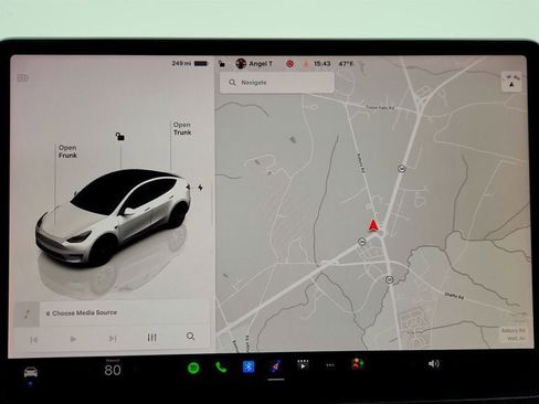 Used 2023 Tesla Model Y AWD image 21