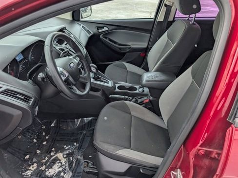 Used 2014 Ford Focus SE image 2