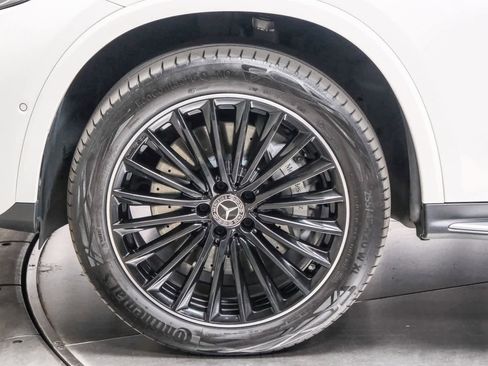 Used 2023 Mercedes-Benz GLC 300 4MATIC w/ AMG Line image 10