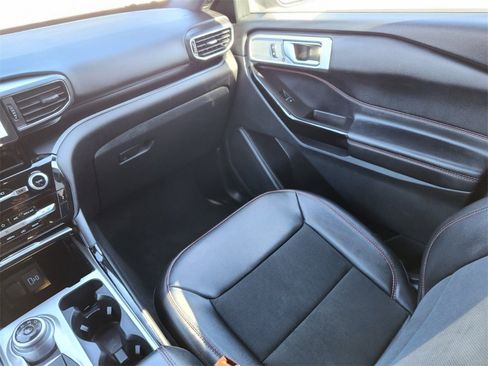 Certified 2022 Ford Explorer ST-Line w/ Class IV Trailer Tow Package image 15