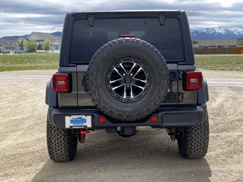 Used 2025 Jeep Wrangler Unlimited Rubicon w/ XTREMEE 35" Tire Package AWD/4WD image 13