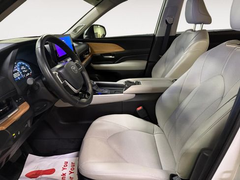 Used 2026 Toyota Grand Highlander FWD image 15