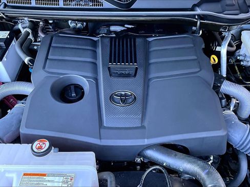 Used 2024 Toyota Tundra SR5 AWD/4WD image 33
