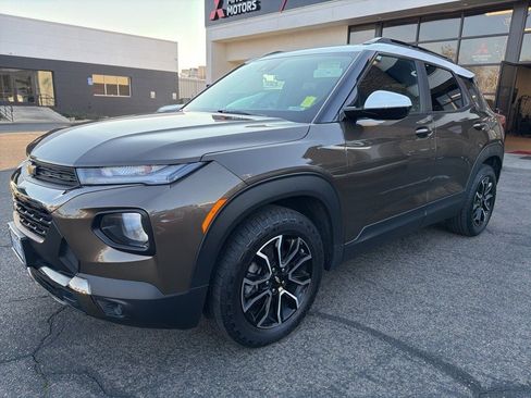 Used 2022 Chevrolet TrailBlazer ACTIV w/ Sun and Liftgate Package image 4