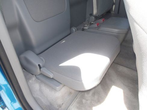 Used 2011 Toyota Tacoma 4x4 Access Cab V6 w/ TRD Sport Pkg image 10