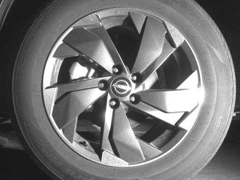 Used 2025 Nissan Rogue SV AWD/4WD image 12