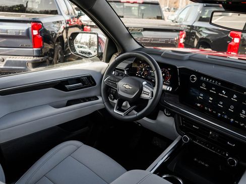 New 2025 Chevrolet Suburban Premier image 16