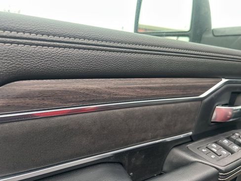 New 2026 RAM 2500 Laramie AWD/4WD image 17