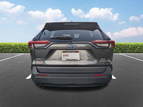 Certified 2021 Toyota RAV4 XLE Premium AWD/4WD image 6