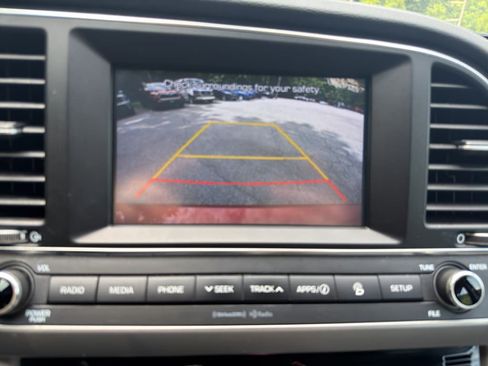 Used 2017 Hyundai Elantra Limited FWD image 20