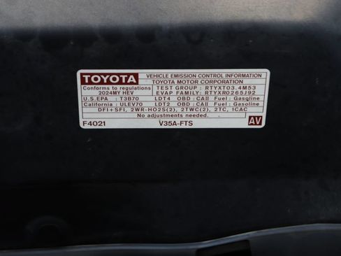 Used 2024 Toyota Sequoia Capstone AWD/4WD image 18