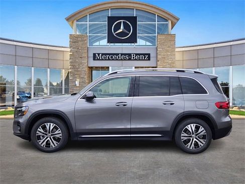 New 2026 Mercedes-Benz GLB 250 4MATIC image 2