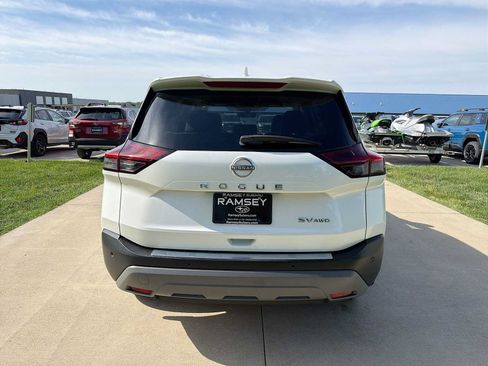 Used 2023 Nissan Rogue SV AWD/4WD image 5