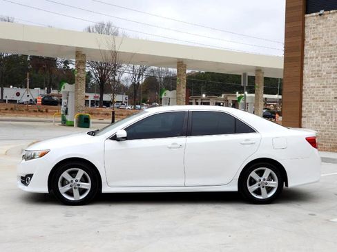Used 2012 Toyota Camry SE image 18