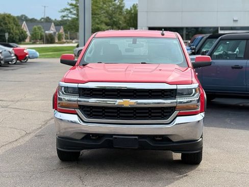 Used 2018 Chevrolet Silverado 1500 LT AWD/4WD image 25