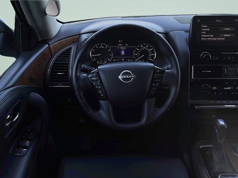 Used 2021 Nissan Armada SL w/ Captain's Chairs Package AWD/4WD image 10