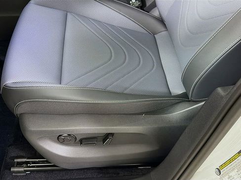 New 2026 Volkswagen Tiguan SE image 20