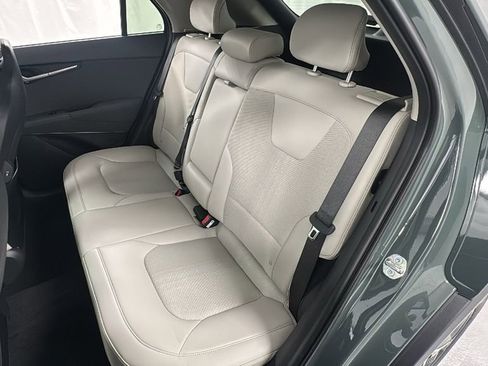 New 2025 Kia Niro EX image 12