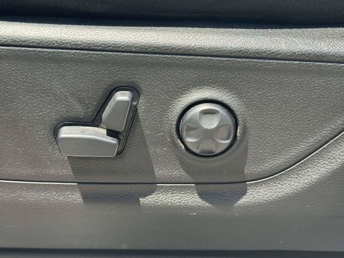 Used 2019 RAM 1500 Big Horn AWD/4WD image 18