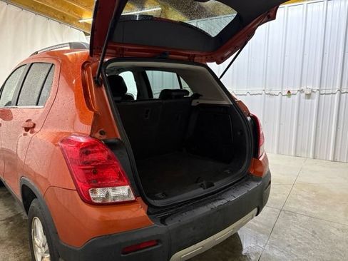 Used 2016 Chevrolet Trax LT w/ LT Sun and Sound Package AWD/4WD image 5