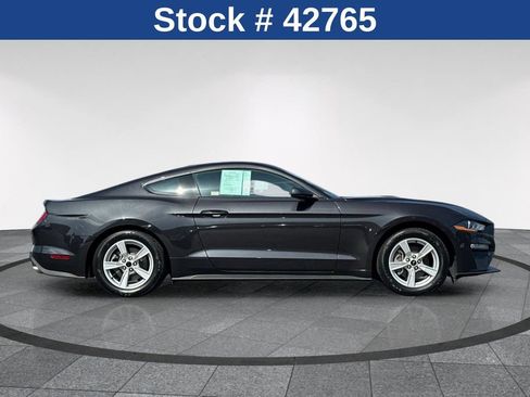 Certified 2022 Ford Mustang Coupe RWD image 4