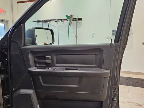 Used 2019 RAM 1500 Express w/ Express Value Package image 27