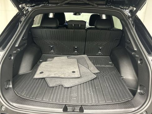 Certified 2025 Chevrolet Equinox EV RS FWD image 21