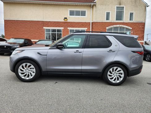 Certified 2024 Land Rover Discovery S image 5