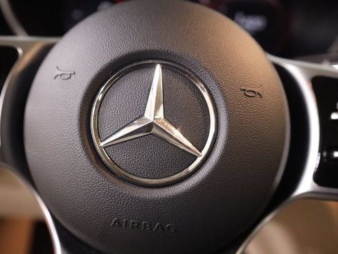 Used 2020 Mercedes-Benz GLC 300 4MATIC image 13