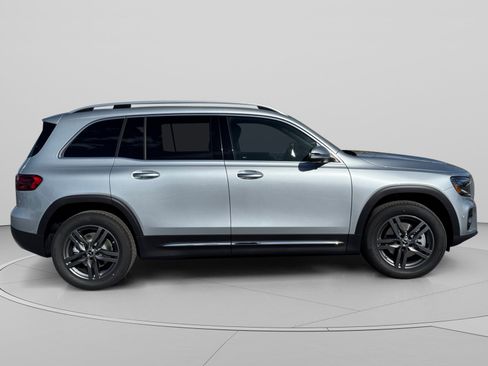 New 2026 Mercedes-Benz GLB 250 4MATIC image 6
